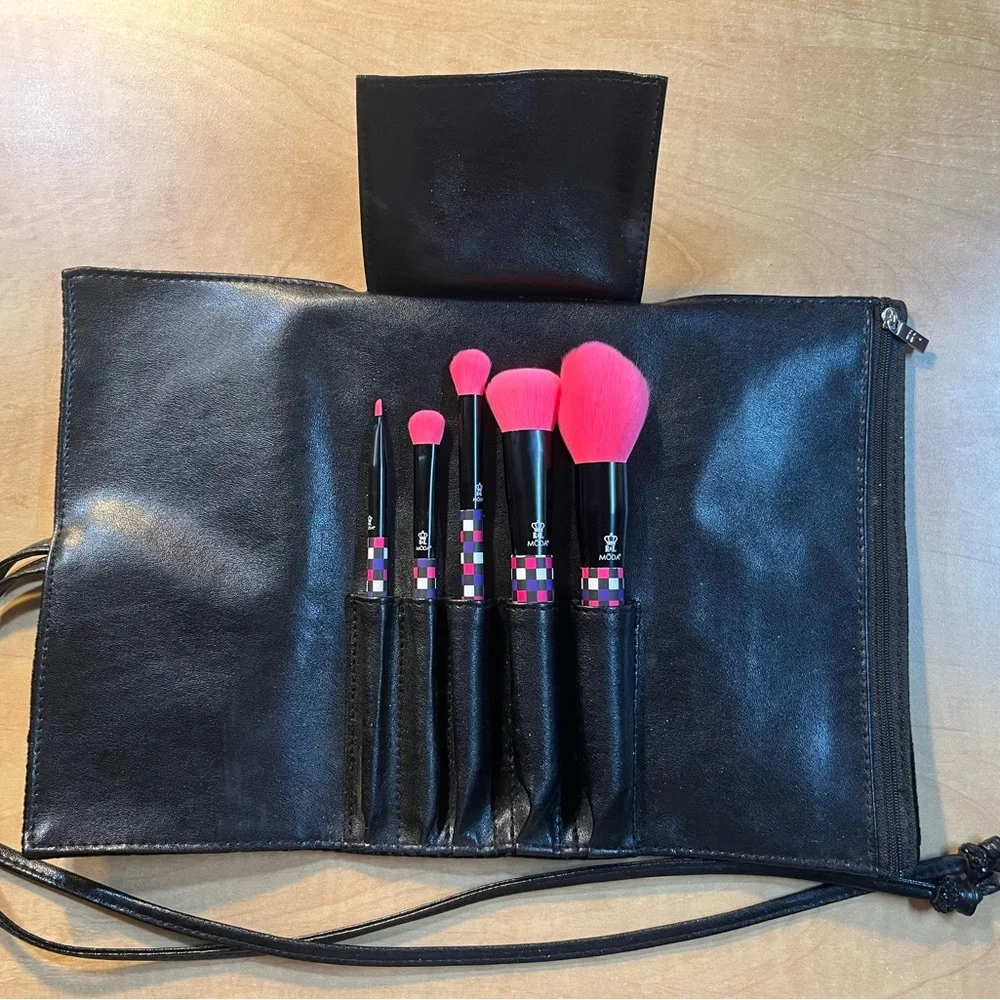 Mōda Check Me Out 5pc Makeup Brush Kit - Purple & Pink Checkerboard Velvet Case